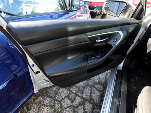 Used 2015 Nissan Altima 2.5 S w/ Special Edition Package image 12