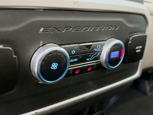 Used 2024 Ford Expedition Max Limited image 28