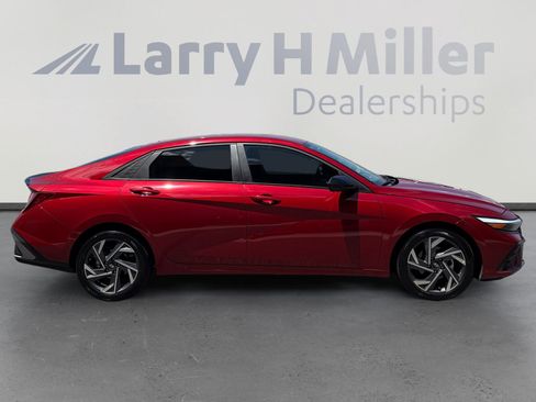 Certified 2025 Hyundai Elantra Sport FWD image 7