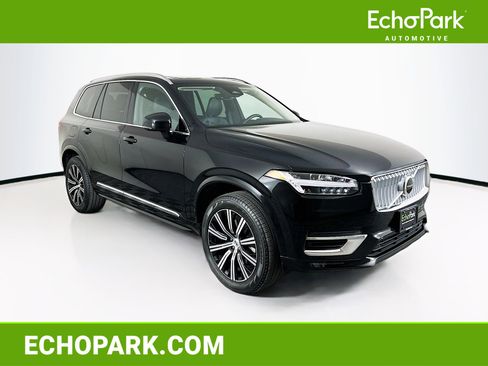 Used 2025 Volvo XC90 B5 Core image 1