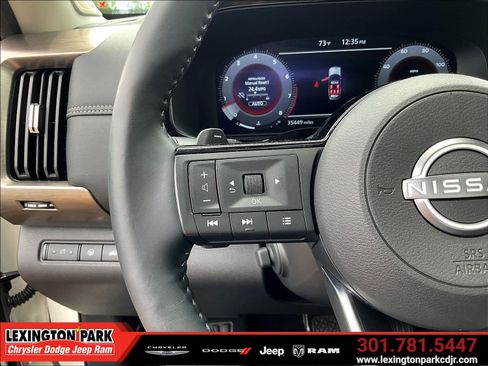 Used 2024 Nissan Pathfinder Platinum AWD/4WD image 11