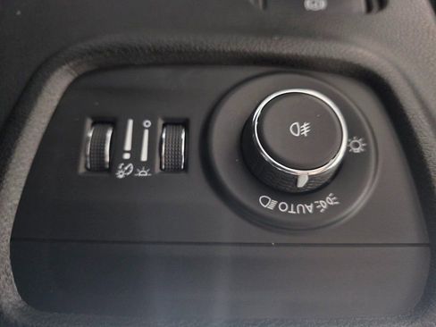 Used 2023 Jeep Grand Cherokee Limited image 38