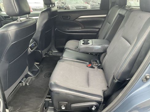 Used 2017 Toyota Highlander Plus AWD/4WD image 11