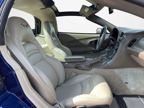 Used 2004 Chevrolet Corvette Coupe w/ Preferred Equipment Group image 23