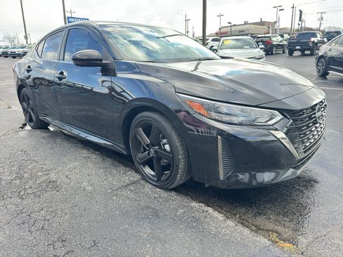 Used 2024 Nissan Sentra SR w/ SR Premium Package image 2