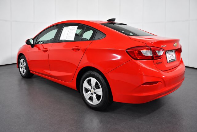 Used 2018 Chevrolet Cruze LS FWD image 4