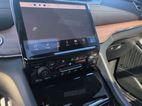 Certified 2024 Jeep Grand Cherokee Summit image 24