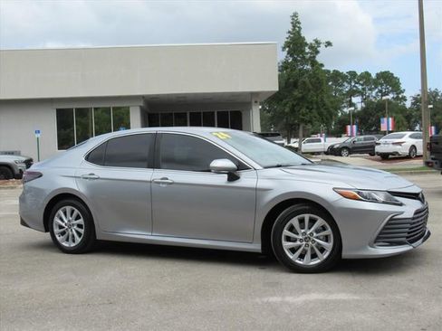 Used 2024 Toyota Camry LE image 2