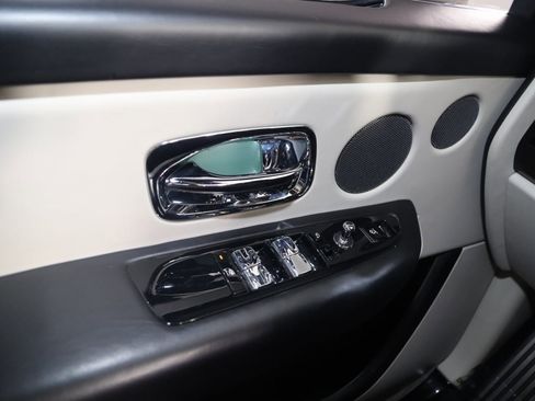 Used 2020 Rolls-Royce Cullinan image 44