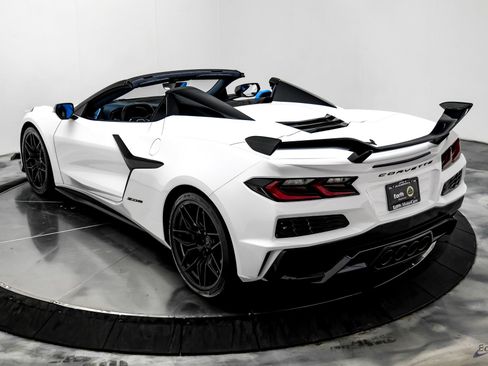 Used 2025 Chevrolet Corvette Z06 w/ Z07 Performance Package RWD image 14