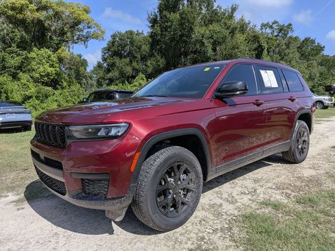 Used 2025 Jeep Grand Cherokee L Altitude RWD image 7