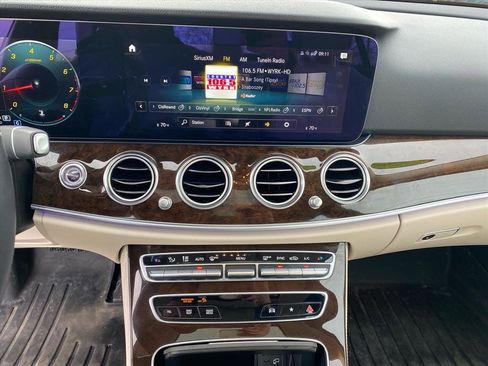 Used 2021 Mercedes-Benz E 350 4MATIC Sedan image 11