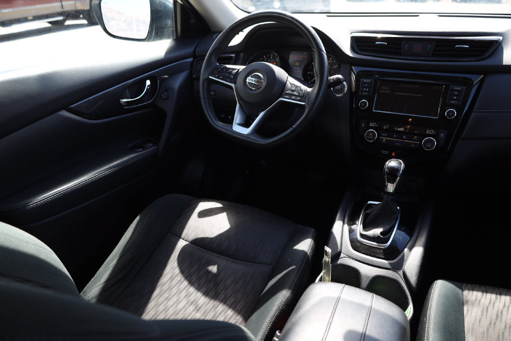 Used 2018 Nissan Rogue SV FWD image 19