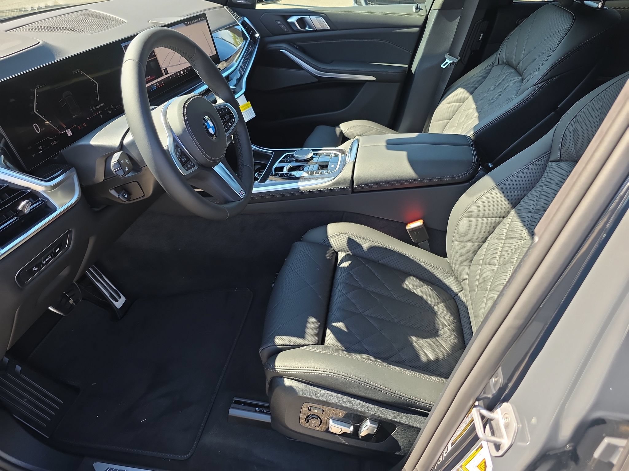 New 2027 BMW X7 xDrive40i w/ M Sport Package AWD/4WD image 8