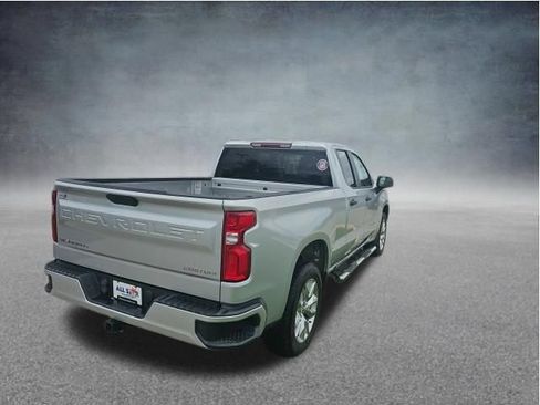 Used 2020 Chevrolet Silverado 1500 Custom w/ Custom Value Package RWD image 9