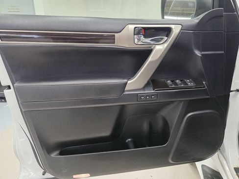 Used 2015 Lexus GX 460 AWD/4WD image 18