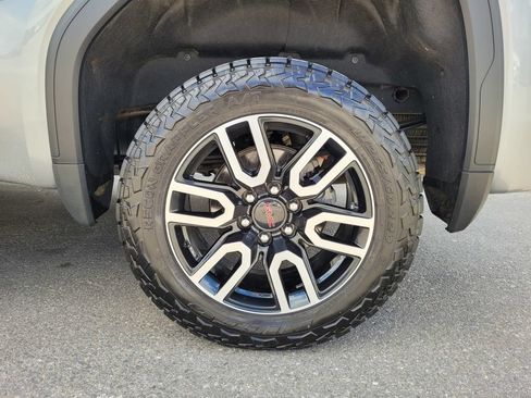 Used 2024 GMC Sierra 1500 AT4 w/ Technology Package AWD/4WD image 37