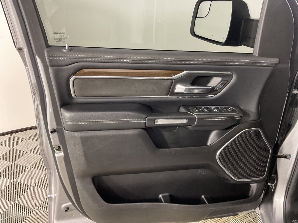 Used 2022 RAM 1500 Laramie AWD/4WD image 17