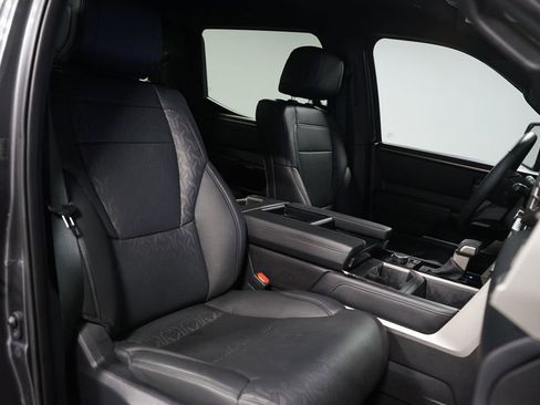 Used 2025 Toyota Tundra Limited image 29