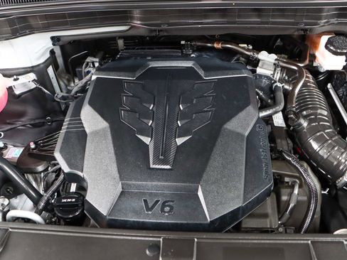 Used 2023 Kia Carnival LX image 31