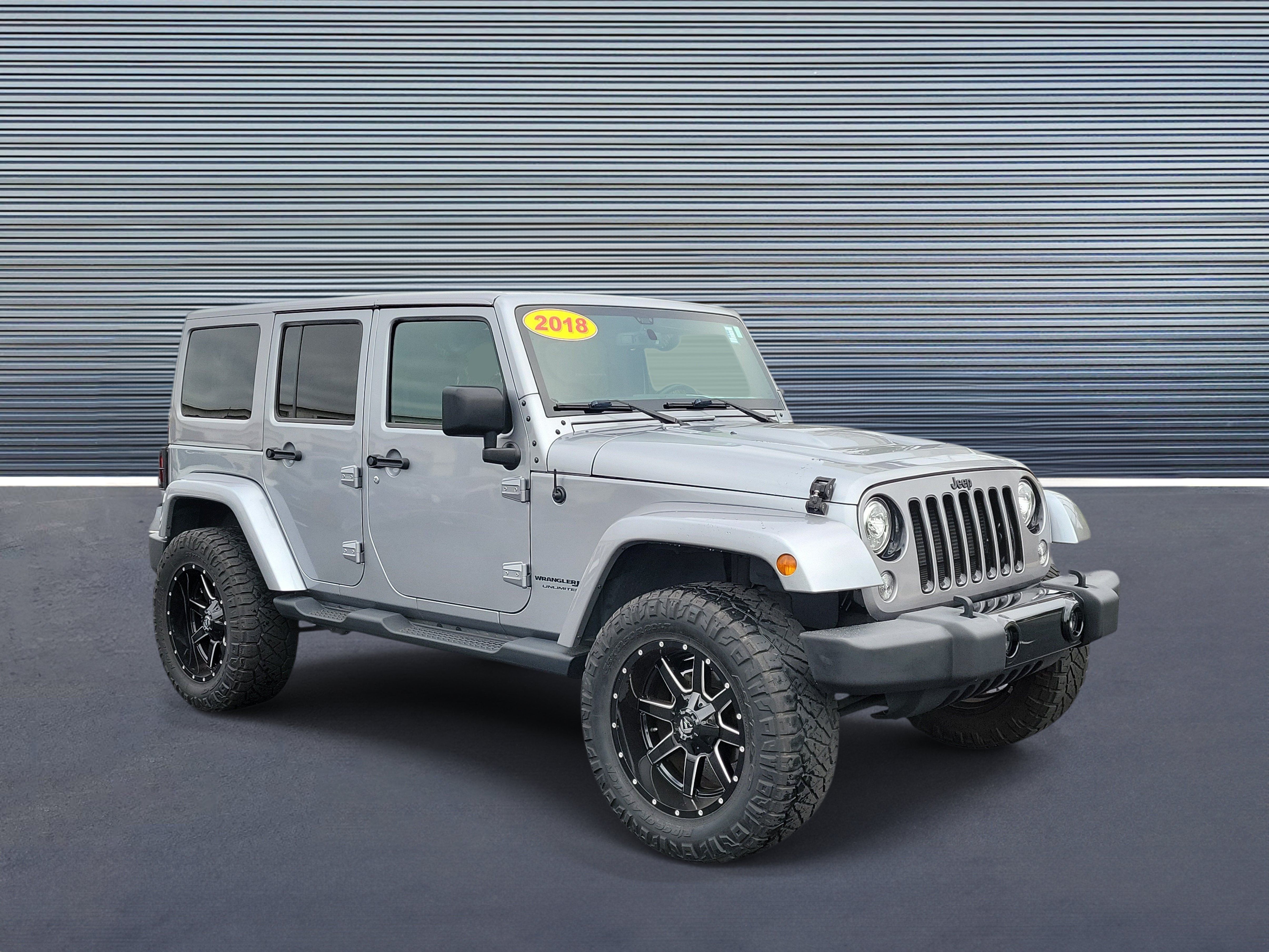Used 2018 Jeep Wrangler Unlimited Sahara AWD/4WD image 2