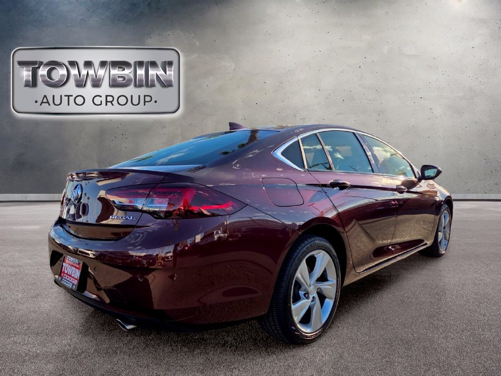 Used 2018 Buick Regal Preferred w/ Sights and Sounds Package FWD image 4