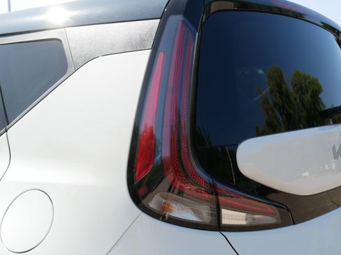Certified 2024 Kia Soul S FWD image 17
