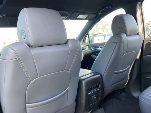 Used 2023 Buick Enclave Essence image 21