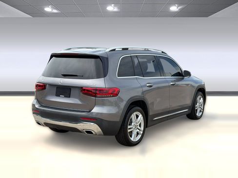 Used 2021 Mercedes-Benz GLB 250 4MATIC w/ Premium Package image 9