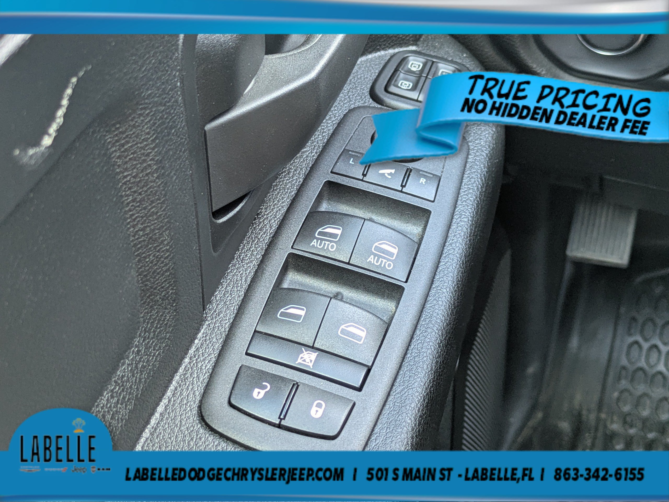 Used 2024 RAM 2500 Tradesman w/ Chrome Appearance Group AWD/4WD image 19