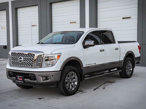 Used 2019 Nissan Titan Platinum Reserve w/ Platinum Utility Package image 4