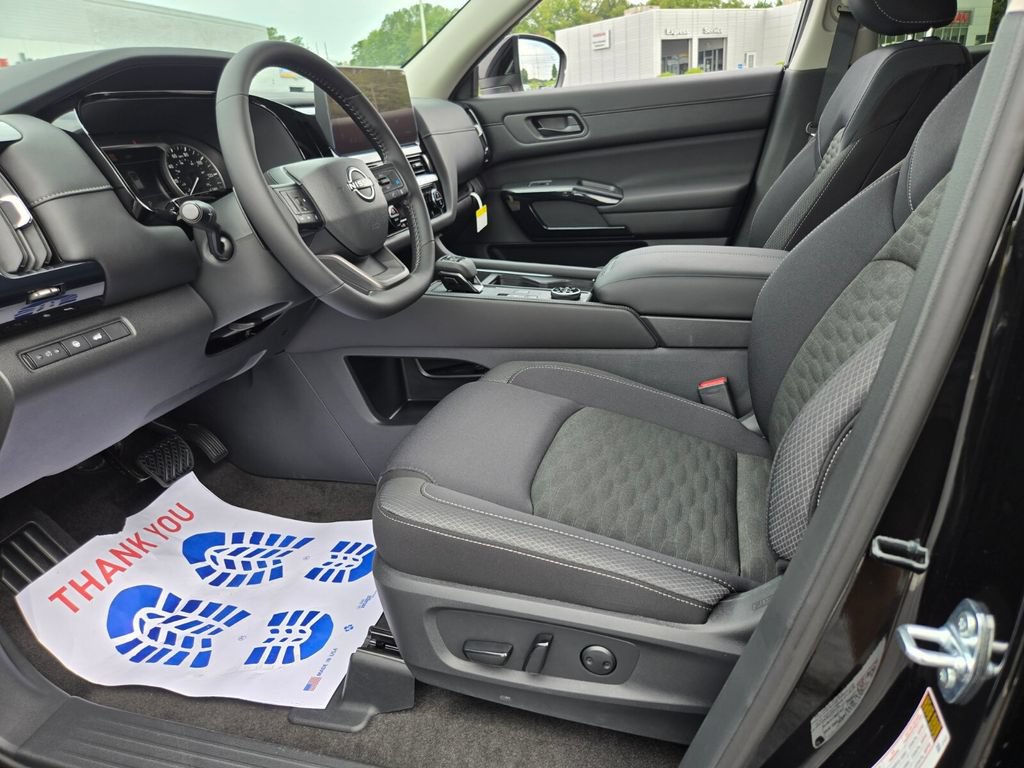 New 2026 Nissan Pathfinder SV FWD image 4