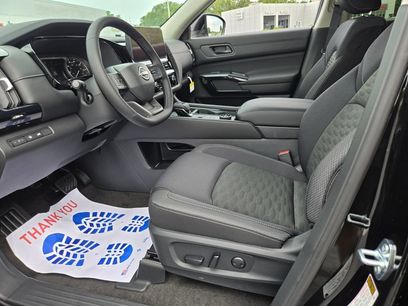 New 2026 Nissan Pathfinder SV