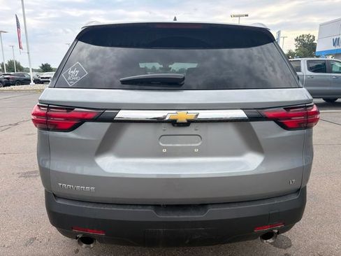 Used 2023 Chevrolet Traverse LT w/ LT Premium Package FWD image 6
