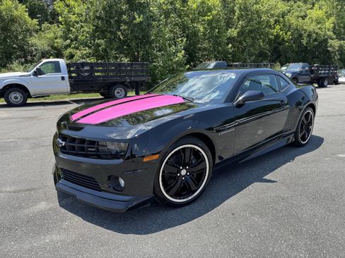 Used 2010 Chevrolet Camaro SS image 2