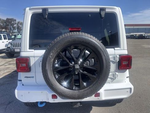 Used 2021 Jeep Wrangler Unlimited Sahara image 6