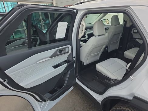 New 2026 Ford Explorer Platinum AWD/4WD image 29