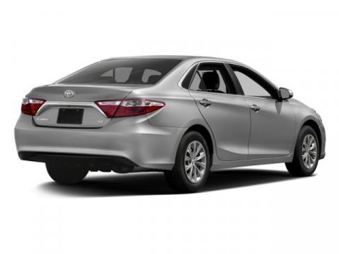 Used 2016 Toyota Camry XLE w/ Moonroof Package FWD image 5