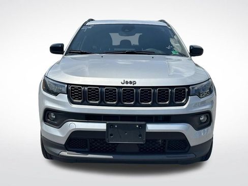 Used 2025 Jeep Compass Latitude w/ Convenience Group AWD/4WD image 10