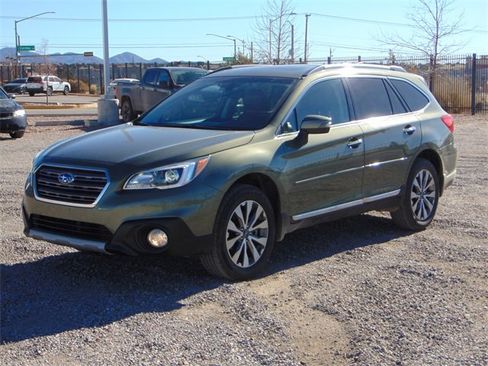Used 2017 Subaru Outback 2.5i Touring image 8