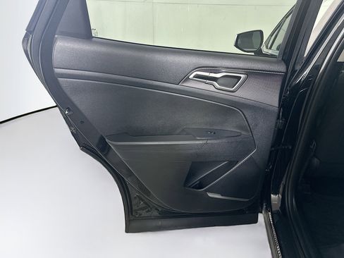 Used 2025 Kia Sportage LX image 24