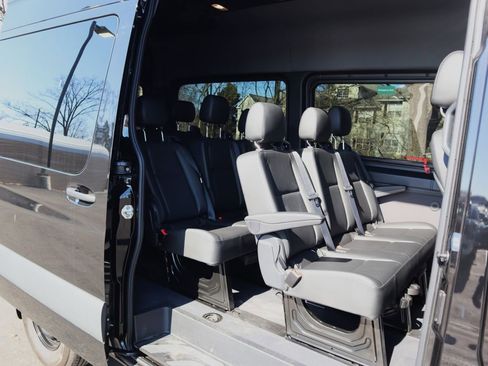 Used 2024 Mercedes-Benz Sprinter 2500 image 8