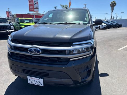 Used 2022 Ford Expedition XLT AWD/4WD image 3