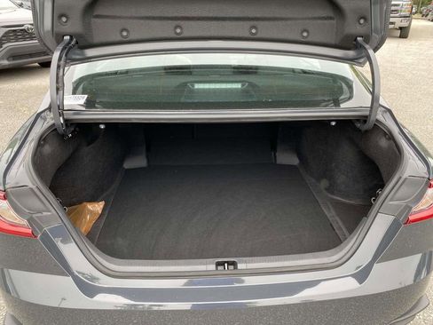 Used 2025 Toyota Camry SE w/ Convenience Package FWD image 16