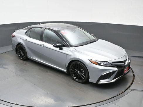 Used 2024 Toyota Camry XSE w/ Navigation Package image 37