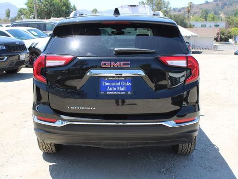 Used 2024 GMC Terrain SLT FWD image 5