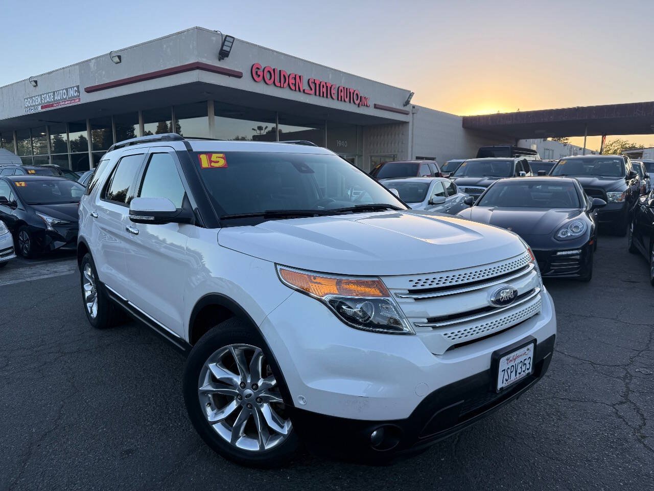 Used 2015 Ford Explorer Limited w/ Equipment Group 302A AWD/4WD image 2