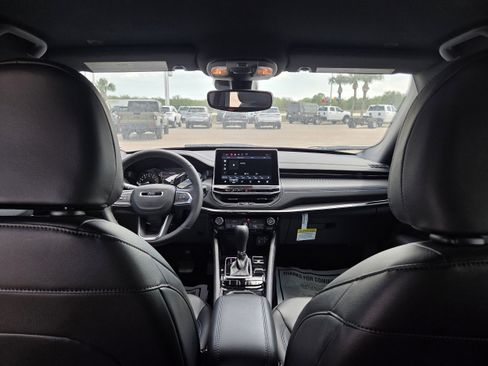 New 2026 Jeep Compass Latitude image 21