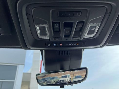 Used 2022 Chevrolet Silverado 1500 ZR2 w/ Technology Package image 22