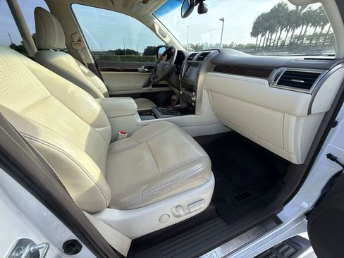 Used 2017 Lexus GX 460 Luxury AWD/4WD image 15